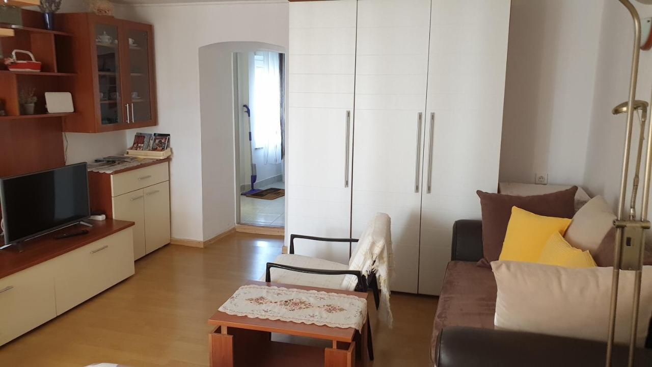 Apartman Dinka Punat Exteriör bild